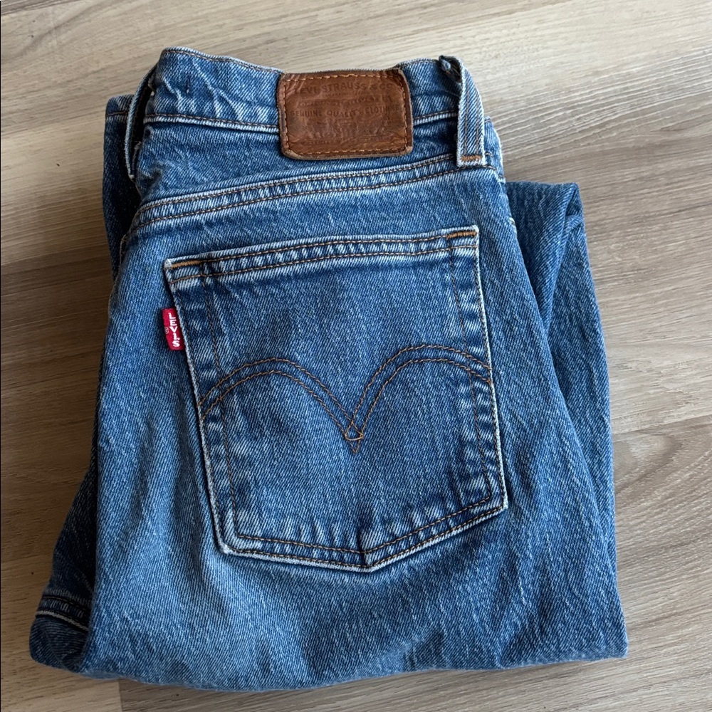 Levi’s Size 25 Wedgie Jeans